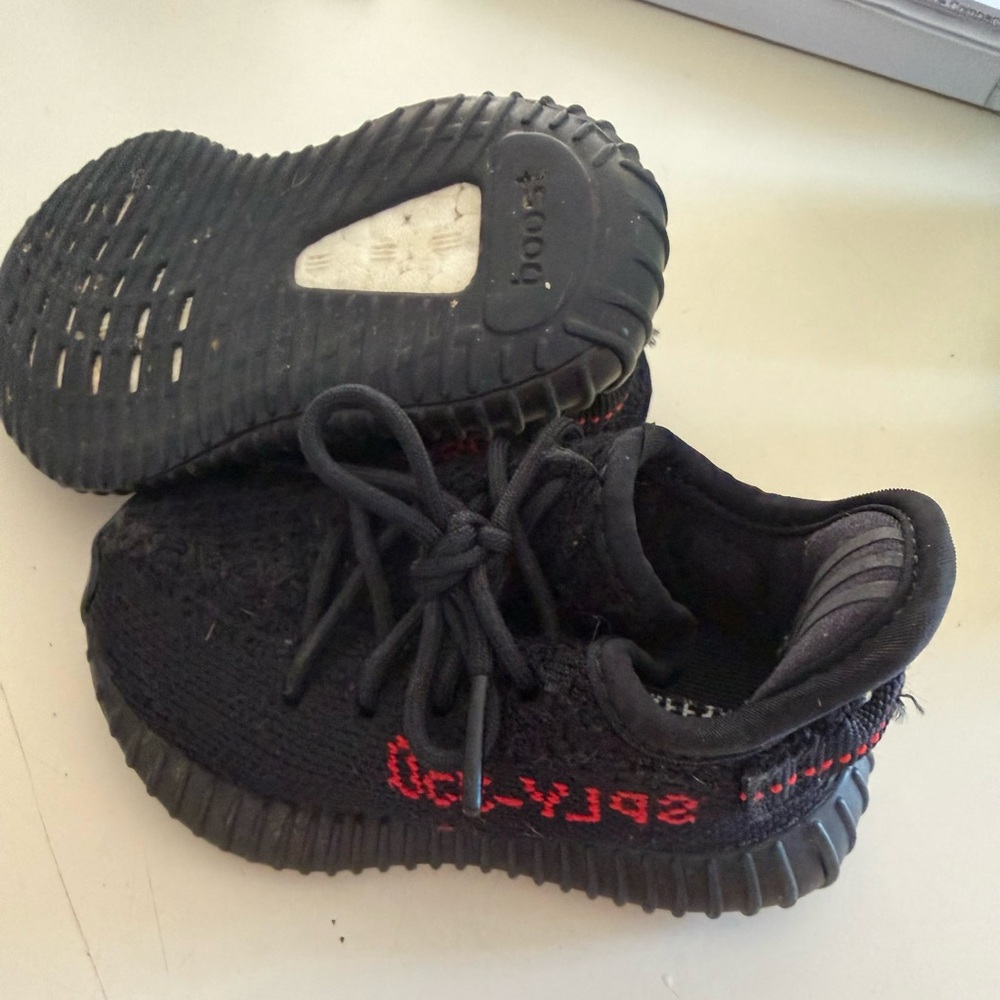 adidas Yeezy Boost 350 V2 Core